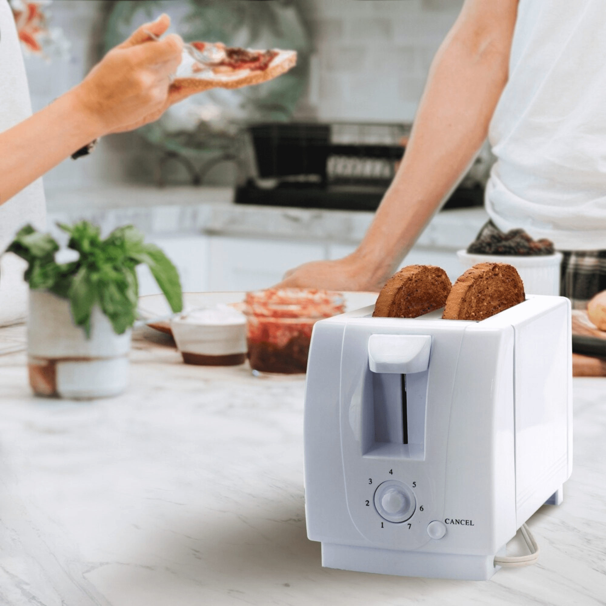 Better Chef 2-Slice Toaster with Pull-Out Crumb Tray Jupiter Gear Home