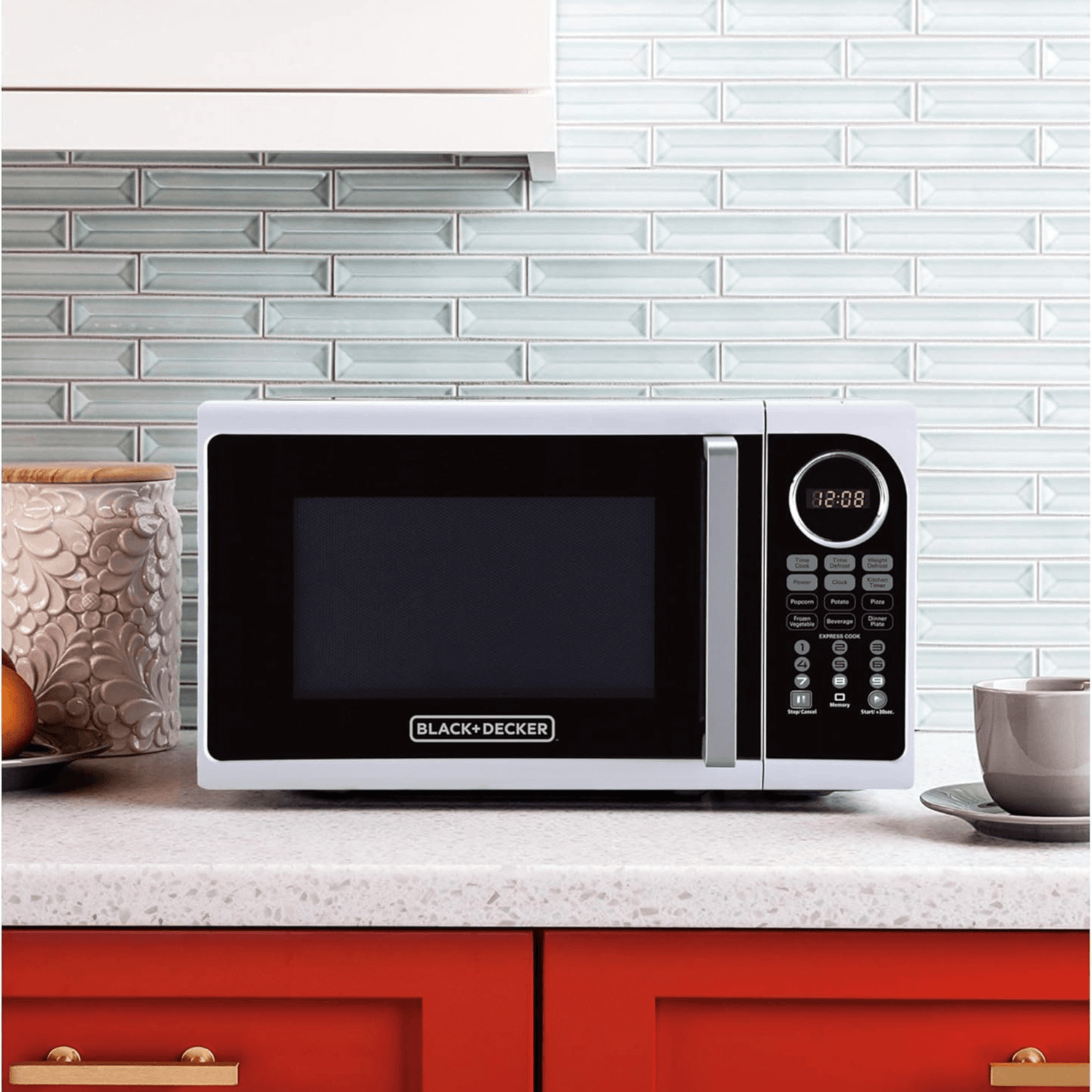 Black &amp; Decker .9cf 900W Countertop Microwave Oven Jupiter Gear Home