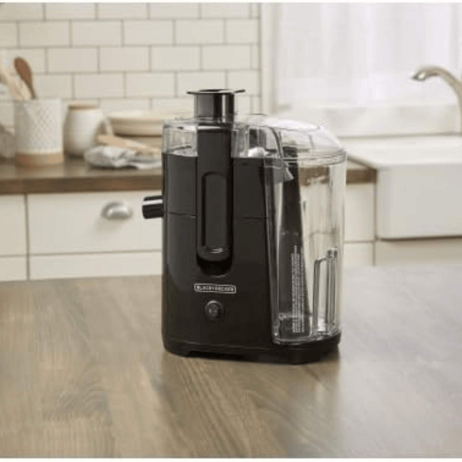 Black &amp; Decker 400-Watt Vegetable and Fruit Juice Extractor Jupiter Gear Home