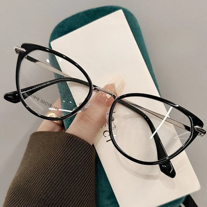 2025 Fashion Cat Eye Photochromic Myopia Glasses for Women Outdoor Color Changing UV Protection Sunglasses Near Sight Eyeglasses Taj Home Store