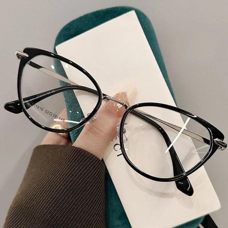 2025 Fashion Cat Eye Photochromic Myopia Glasses for Women Outdoor Color Changing UV Protection Sunglasses Near Sight Eyeglasses Taj Home Store