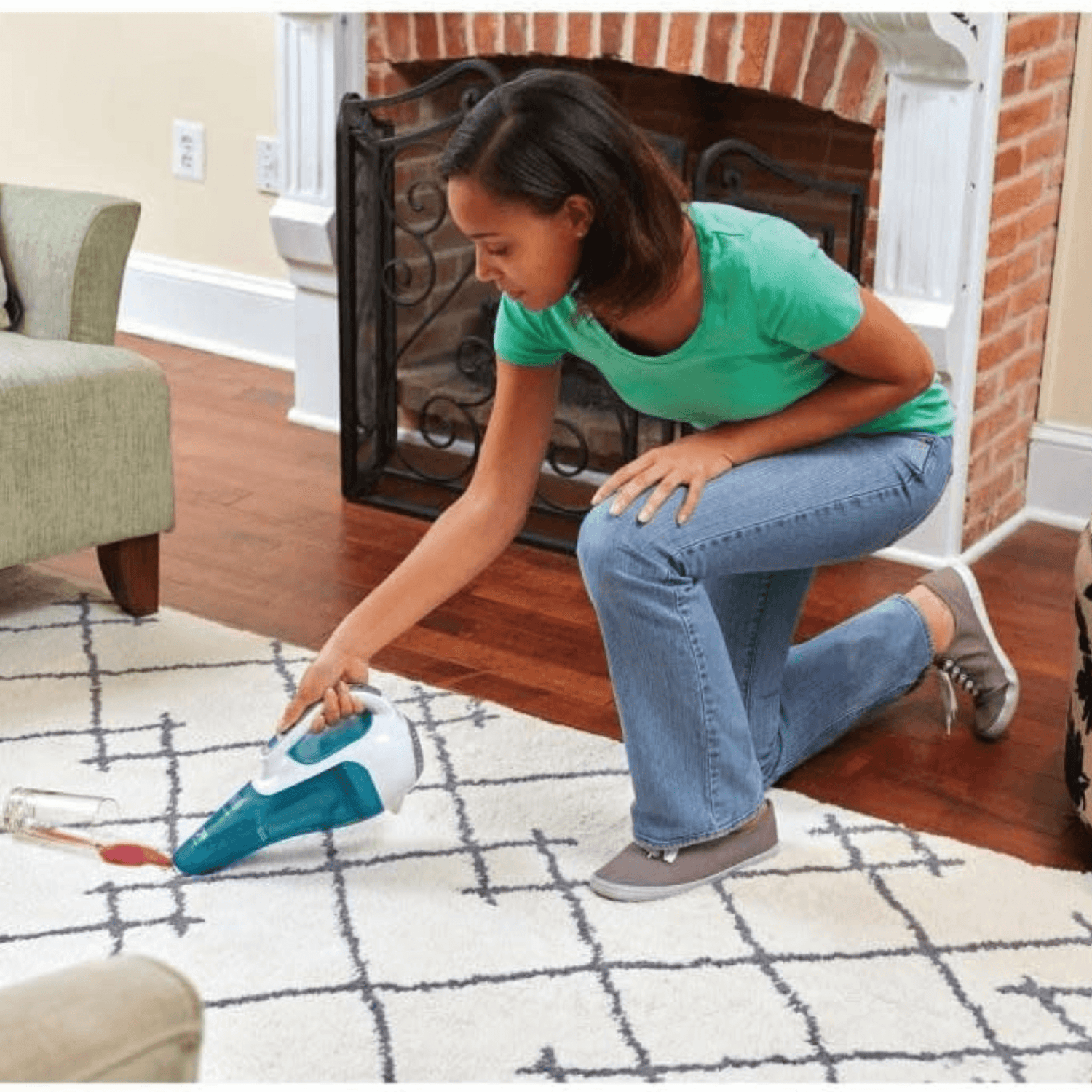 Black &amp; Decker Dustbuster Lithium Wet Dry 2AH Cordless Hand Vacuum Jupiter Gear Home